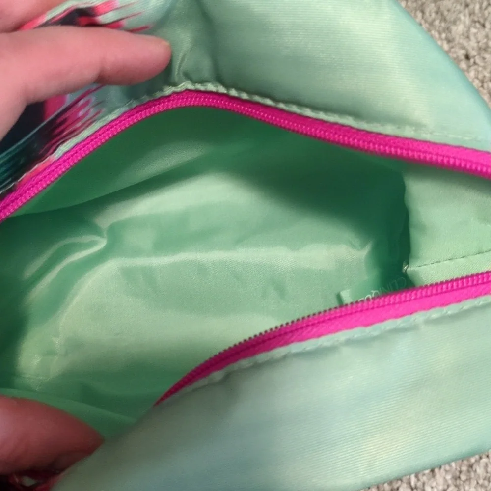 NWT Clinique small makeup travel bag